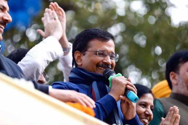 Milind Deora praises Arvind Kejriwal, Ajay Maken asks him to ‘leave Congress’