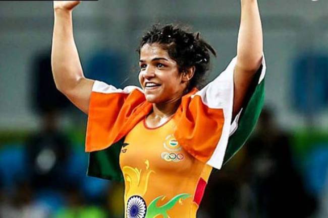 Asian Wrestling Championship: Sakshi Malik clinches silver, Vinesh Phogat settles for bronze